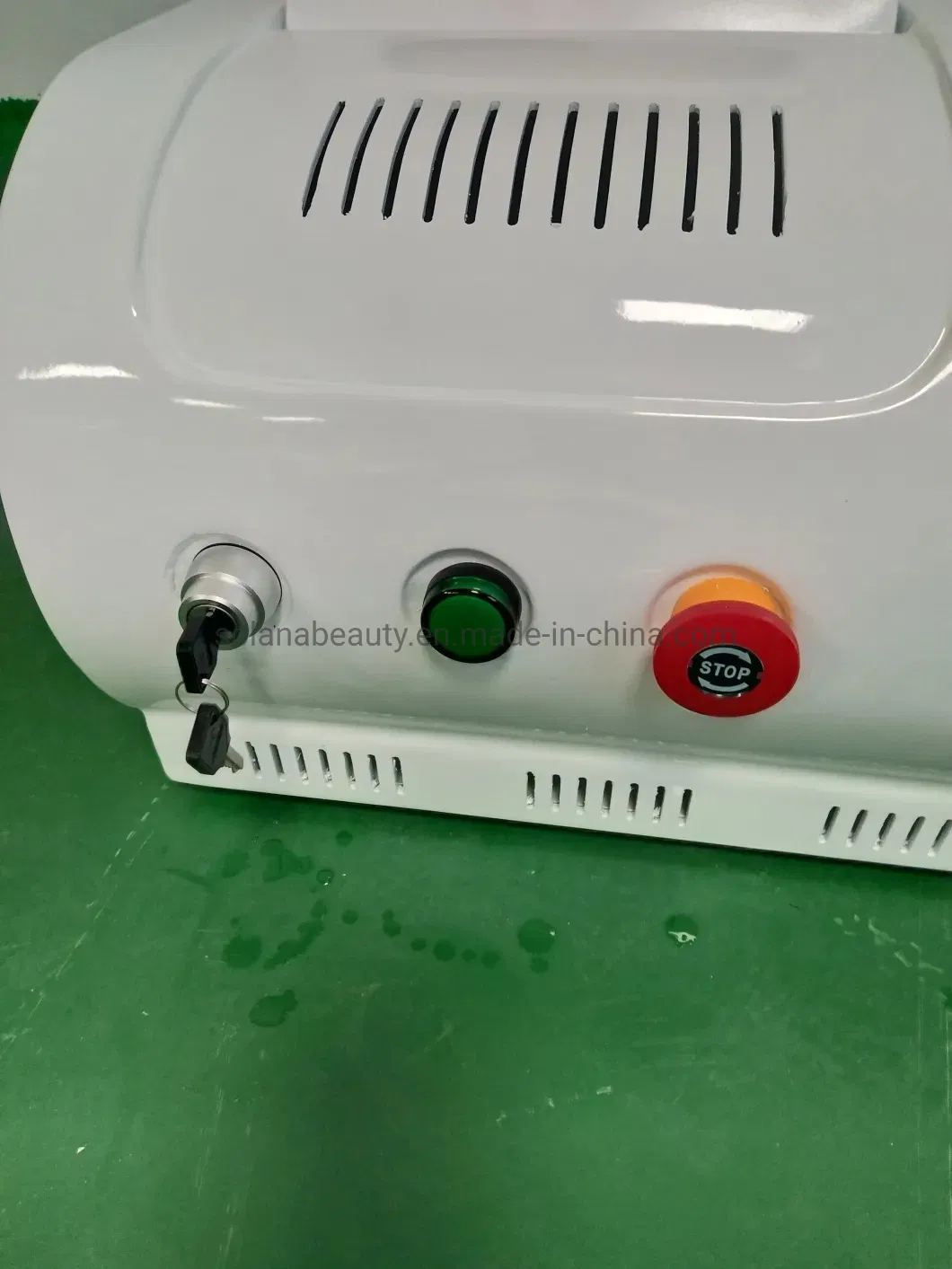 Máquina portátil de la belleza del retiro del tatuaje del laser del picosegundo 755nm para el retiro de la ceja de la peca